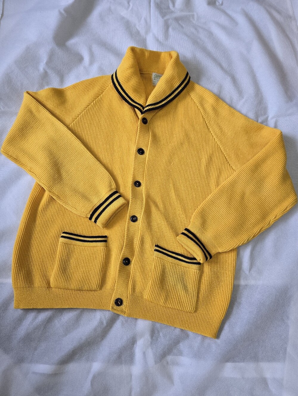 Vintage Clover Knitting Mills Ltd 100% Wool Collar Button Cardigan Sweater